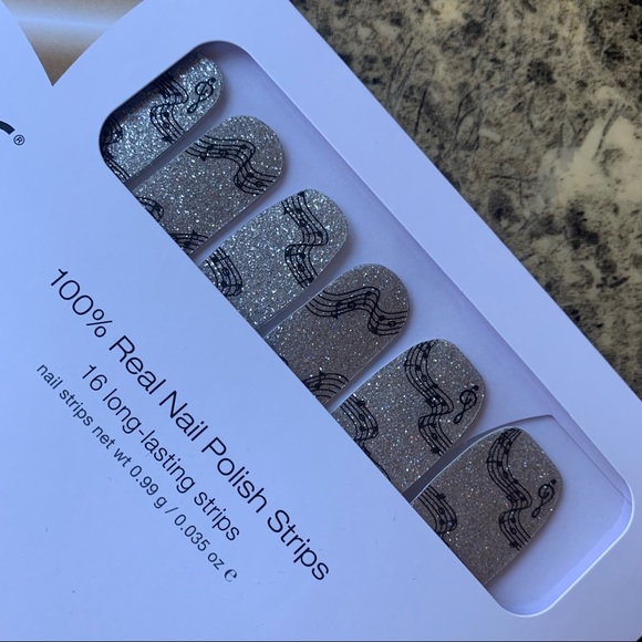 Color street Fa la la glitter music nail strips - Picture 1 of 6